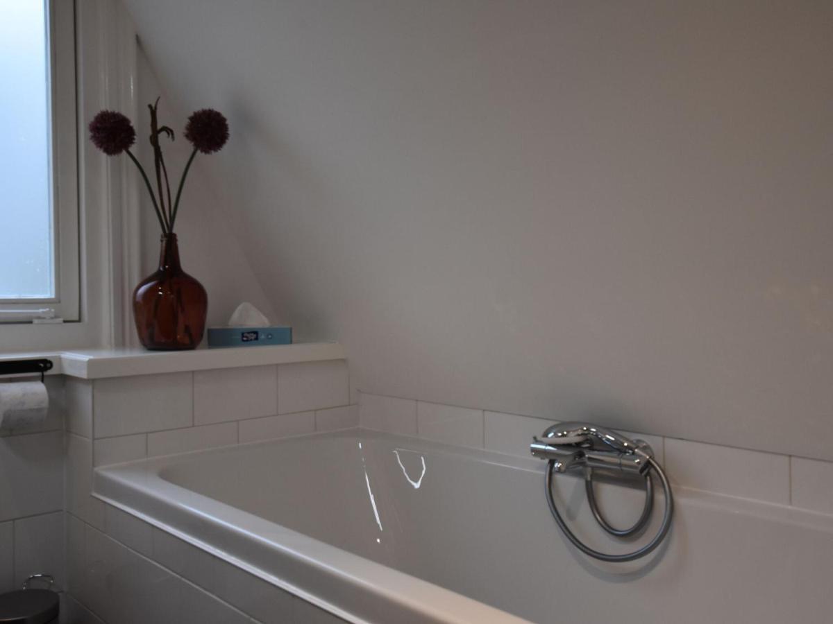 Charming Holiday Home In Egmond Aan Zee Near Seabeach المظهر الخارجي الصورة